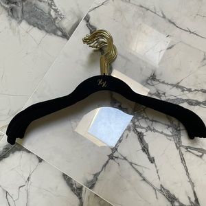 - 20 Black velvet non slip and Gold Hangers
